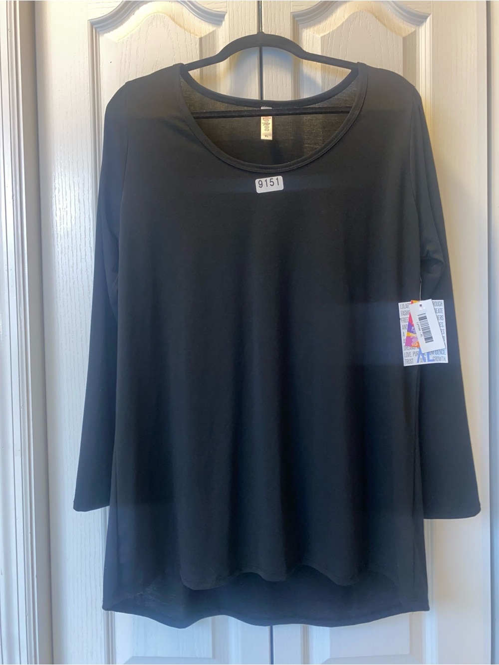 9151 - NWT LuLaRoe Lynnae Top